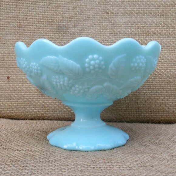 Vintage Fostoria Blue Milk Glass Berry Bowl - Picture 4 of 16